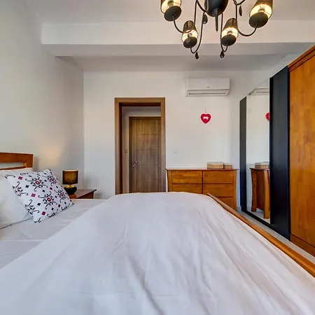 Stunning 2br With Spacious Living In Ta'xbiex By 360 Estates *