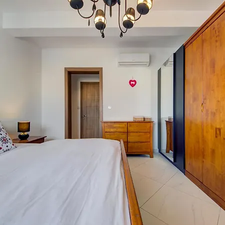 Stunning 2br With Spacious Living In Ta'xbiex By 360 Estates Ta Xbiex