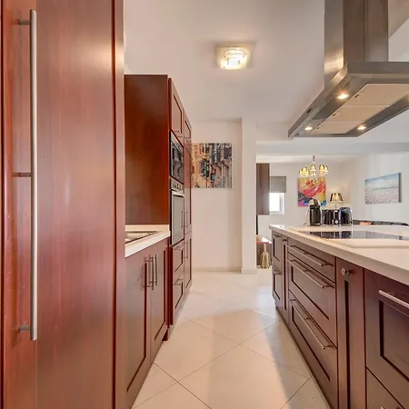 Stunning 2br With Spacious Living In Ta'xbiex By 360 Estates شقة Ta Xbiex