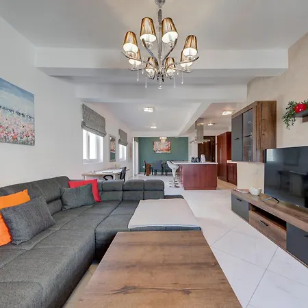 Stunning 2br With Spacious Living In Ta'xbiex By 360 Estates شقة *