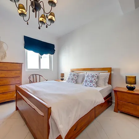 Stunning 2br With Spacious Living In Ta'xbiex By 360 Estates *