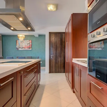Stunning 2br With Spacious Living In Ta'xbiex By 360 Estates