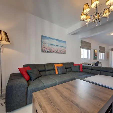 Stunning 2br With Spacious Living In Ta'xbiex By 360 Estates شقة Ta Xbiex